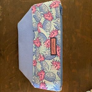 Vineyard vines pineapple bag